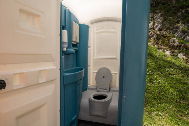 Best Portable bathroom rental  in Gillett, WI